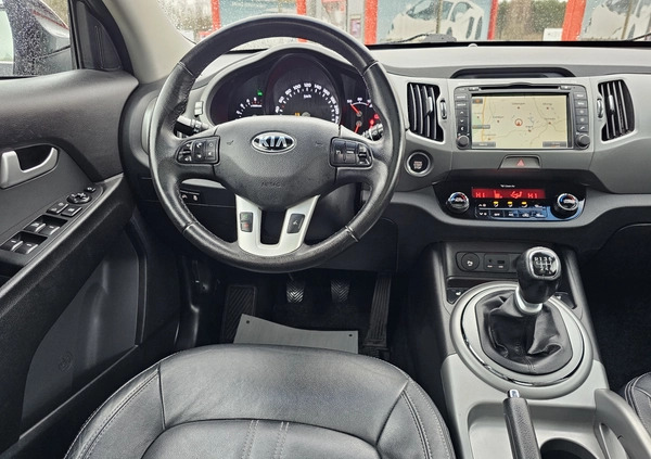 Kia Sportage cena 54990 przebieg: 178000, rok produkcji 2015 z Obrzycko małe 497